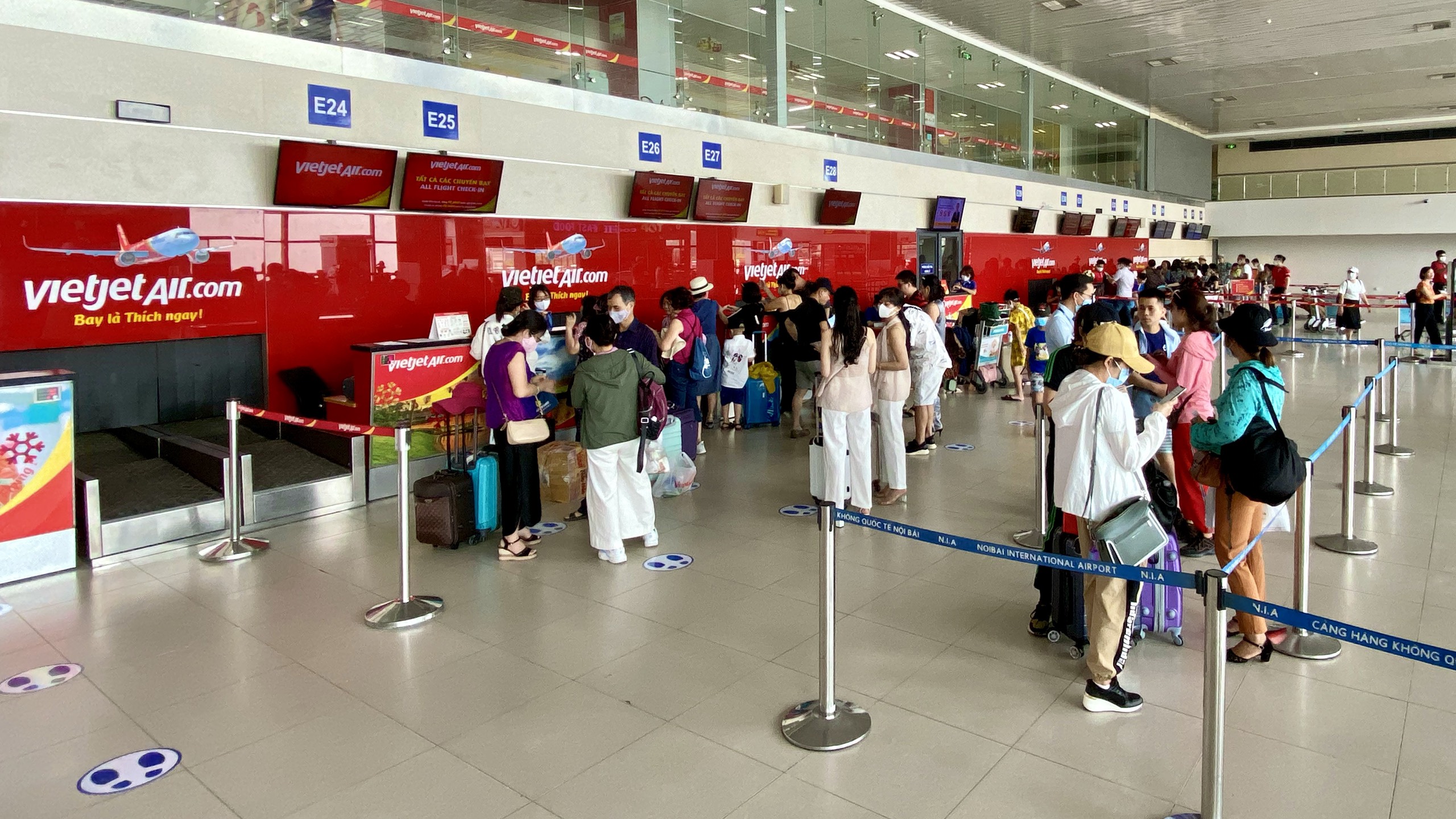 https://dichvu24hdatxe.com/wp-content/uploads/2025/12/Sanh-E-T1-VJ-khai-thac-cac-quay-E24-E33.jpg
